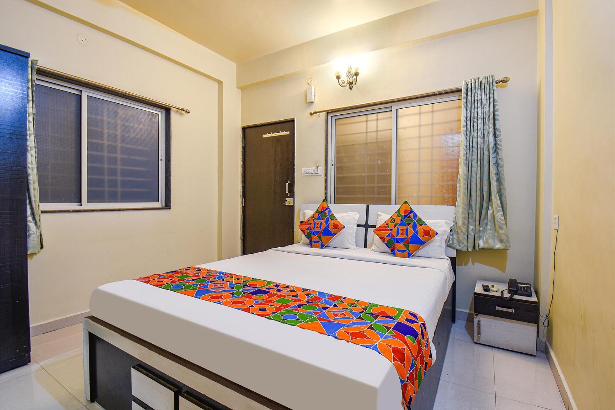 Fabexpress 4 Star Executive - Nr World Trade Center Hotell Pune Exteriör bild