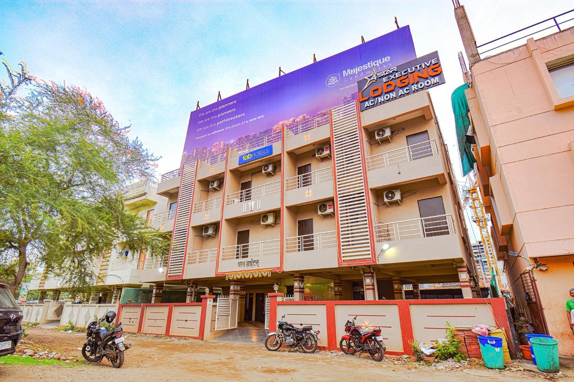 Fabexpress 4 Star Executive - Nr World Trade Center Hotell Pune Exteriör bild